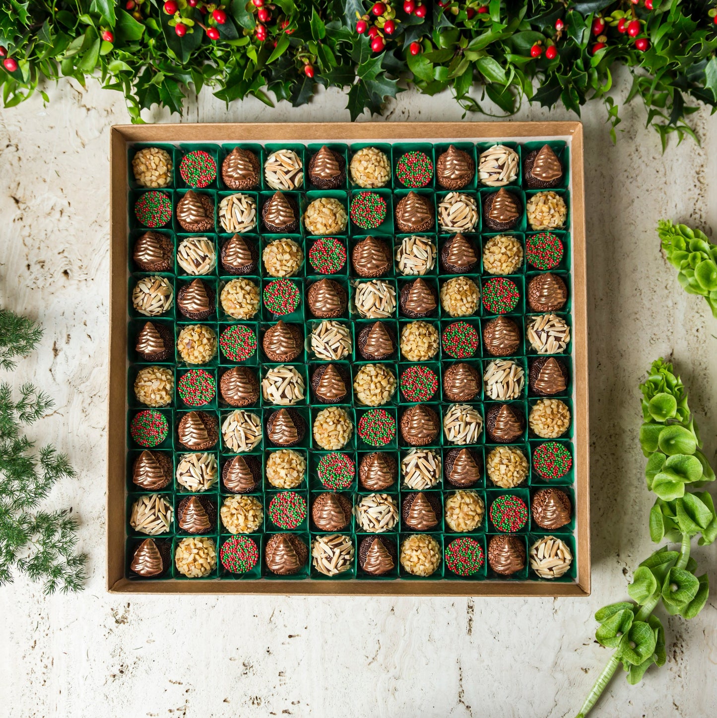 Caixa Viagem Decorada com 100 Doces - Coleção de Natal