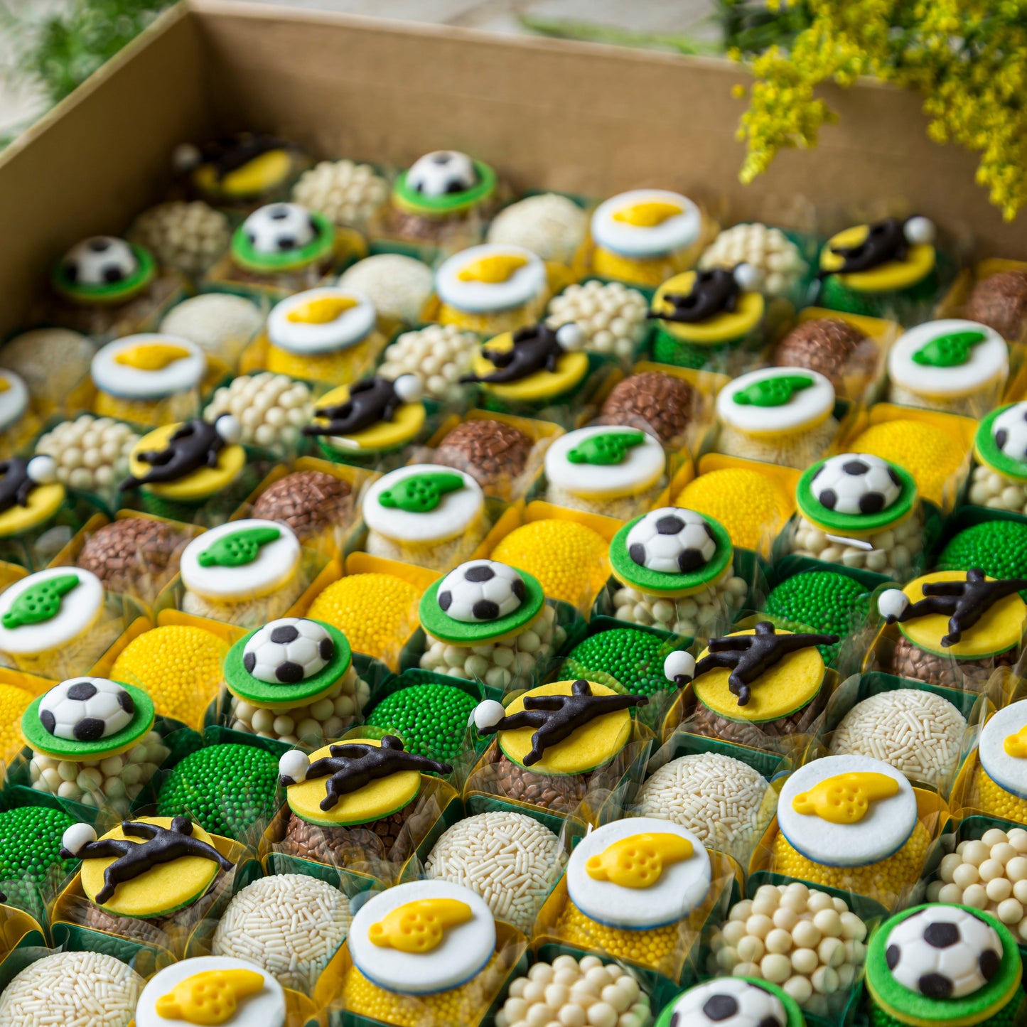 Caixa Viagem - 100 Doces Decorada - Coleção Copa