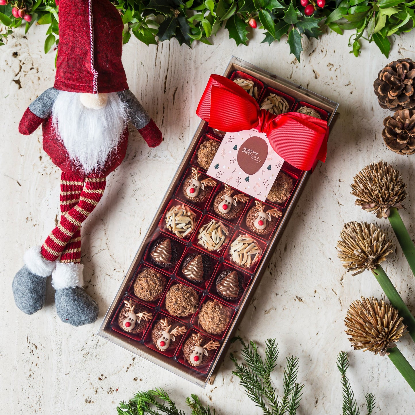 Caixa Presente Decorada com 24 Doces - Coleção de Natal