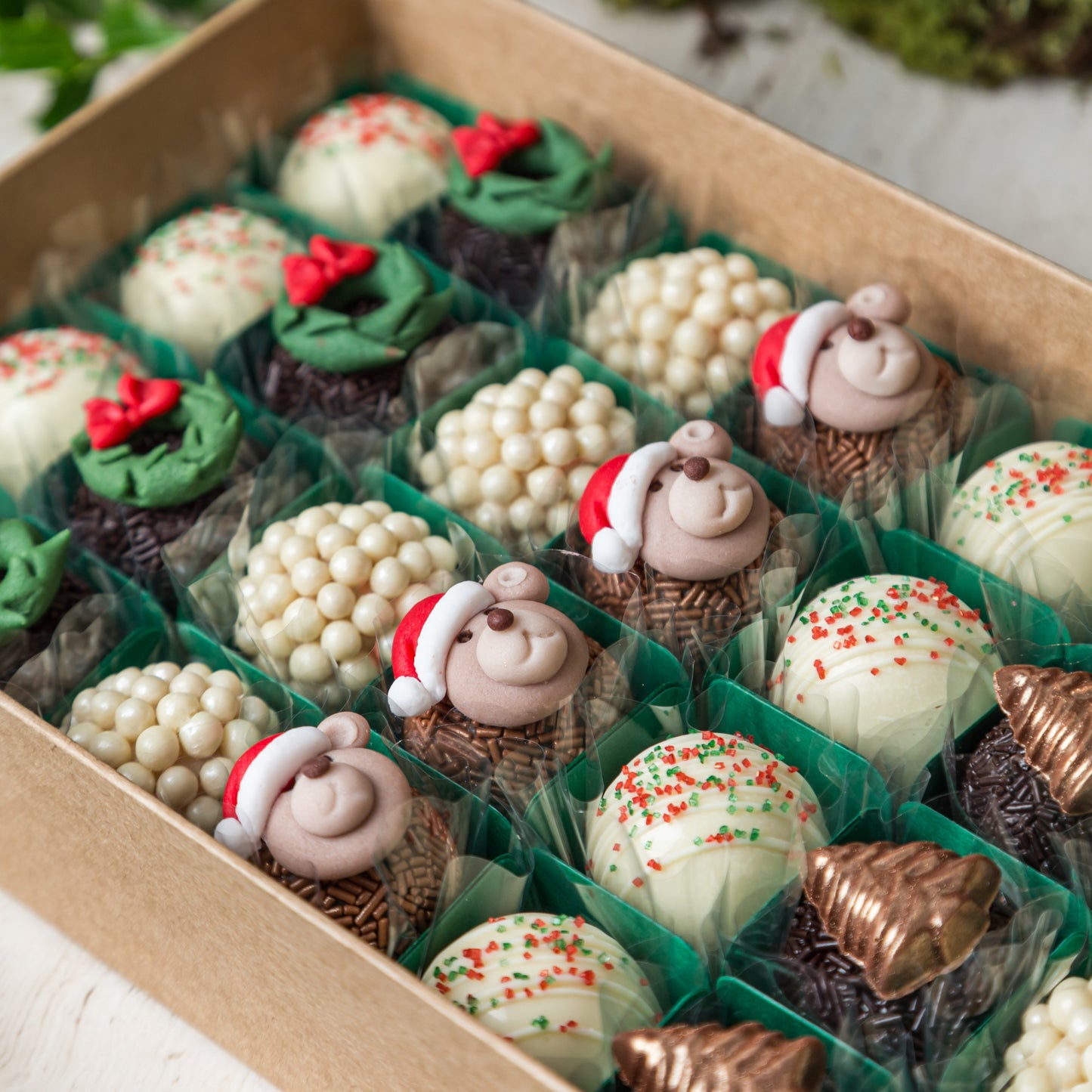 Caixa Viagem Decorada com 32 Doces - Coleção de Natal - Somethin' Sweet by SVG