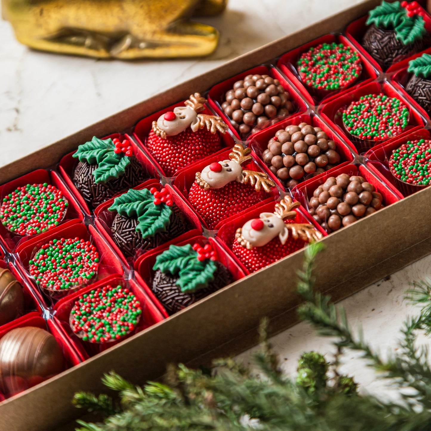 Caixa Presente Decorada com 30 Doces - Coleção de Natal