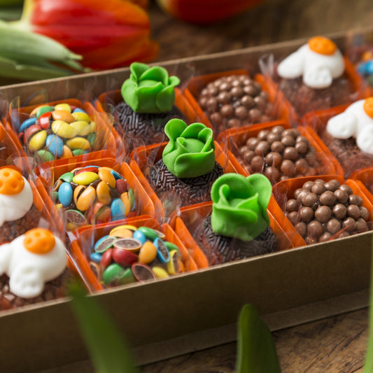 Caixa Presente Decorada com 24 Doces - Coleção de Páscoa - Somethin' Sweet by SVG