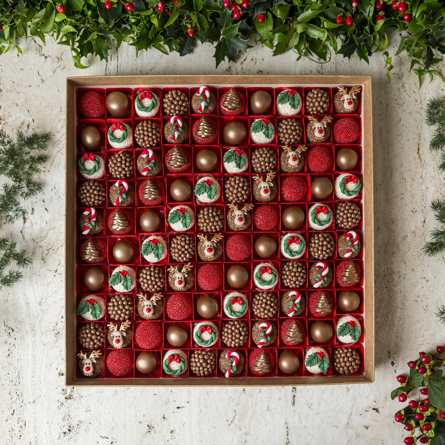 Caixa Viagem Decorada com 100 Doces - Coleção de Natal