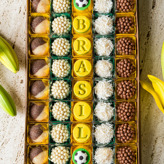 Caixa presente  Decorada 50 Doces Brasil - Coleção Copa